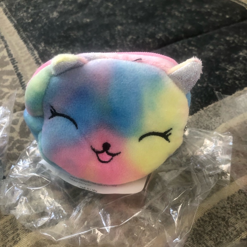 Cute coin purse. - Picture 2 of 4